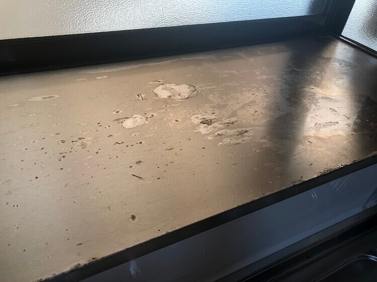 キッチン出窓汚れ